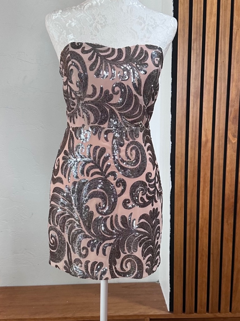Forever 21 pink and gray metallic sequin strapless mini dress small